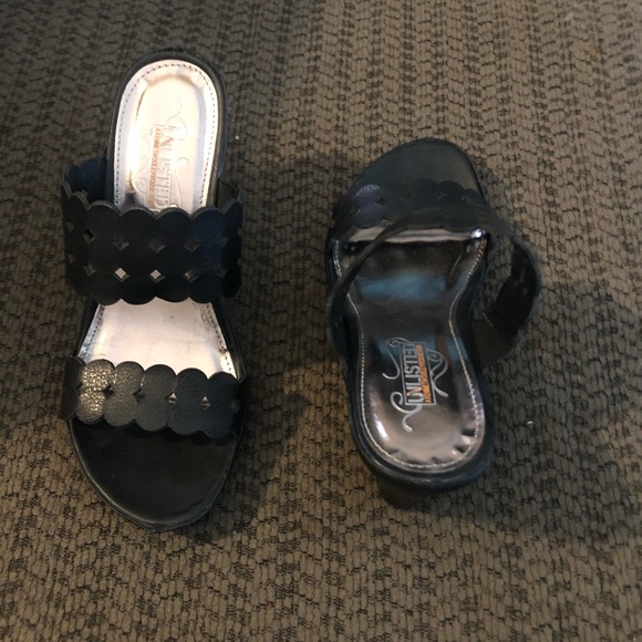 Size 6 Black heels - Picture 2 of 4